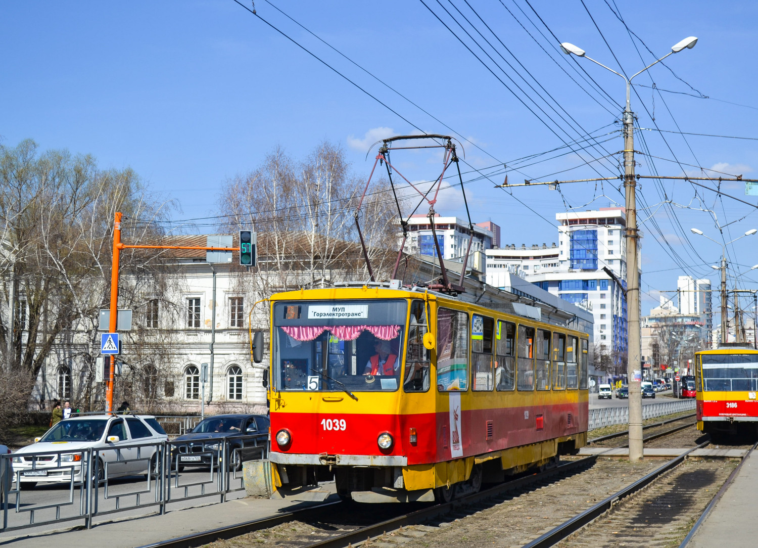 Фото